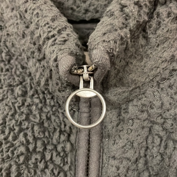 GRAY HOLLISTER WOMENS SHERPA FLEECE JACKET, SIZE SMALL, ZIPPER FRONT,  POCKETS - Picture 7 of 8